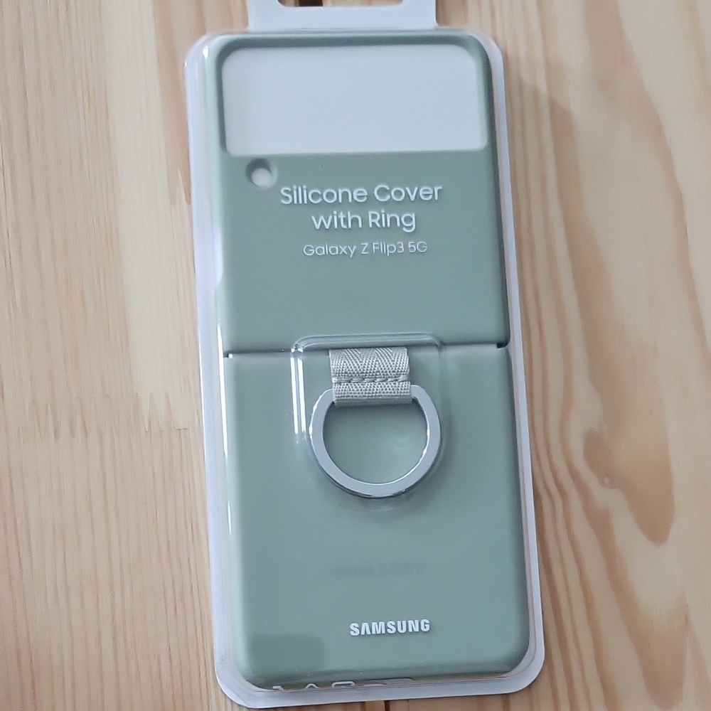 Samsung Silicone Cover with Ring for Galaxy Z Flip3 5G - Green